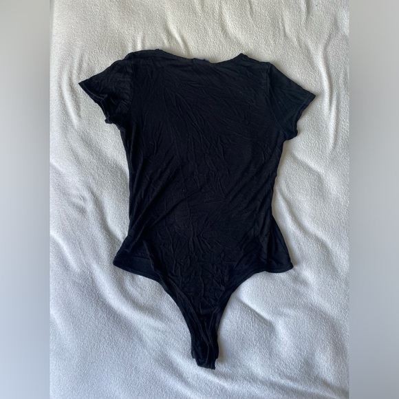 Pretty Little Thing Short Sleeve Bodysuit - Picture 6 of 7